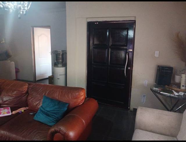 3 BEDROOM HOUSE FOR SALE IN AFRICAN JEWEL